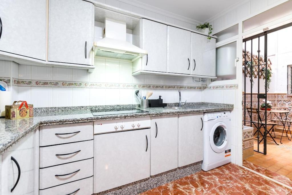 Santa Justa Urban Apartment Sevilla Exterior foto